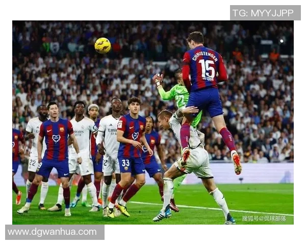 巴萨与皇马激战成和3比3精彩集锦回顾与分析